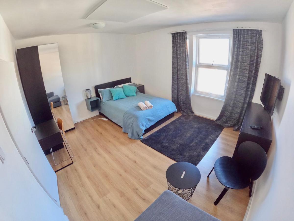 Lovely One Bedroom Flat Londra Esterno foto