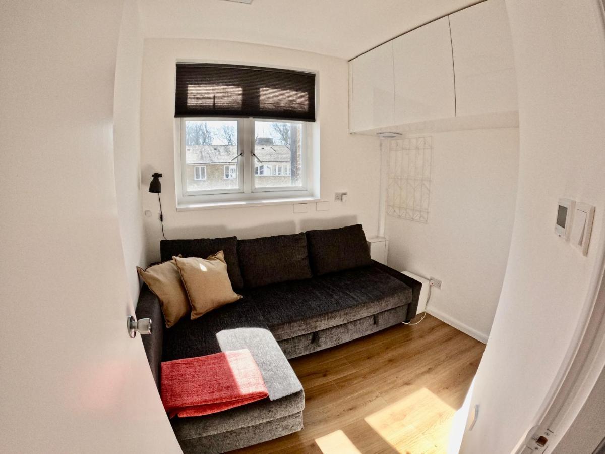 Lovely One Bedroom Flat Londra Esterno foto
