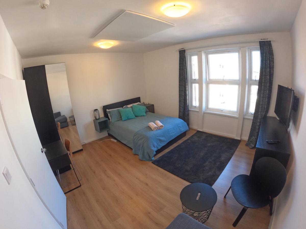 Lovely One Bedroom Flat Londra Esterno foto